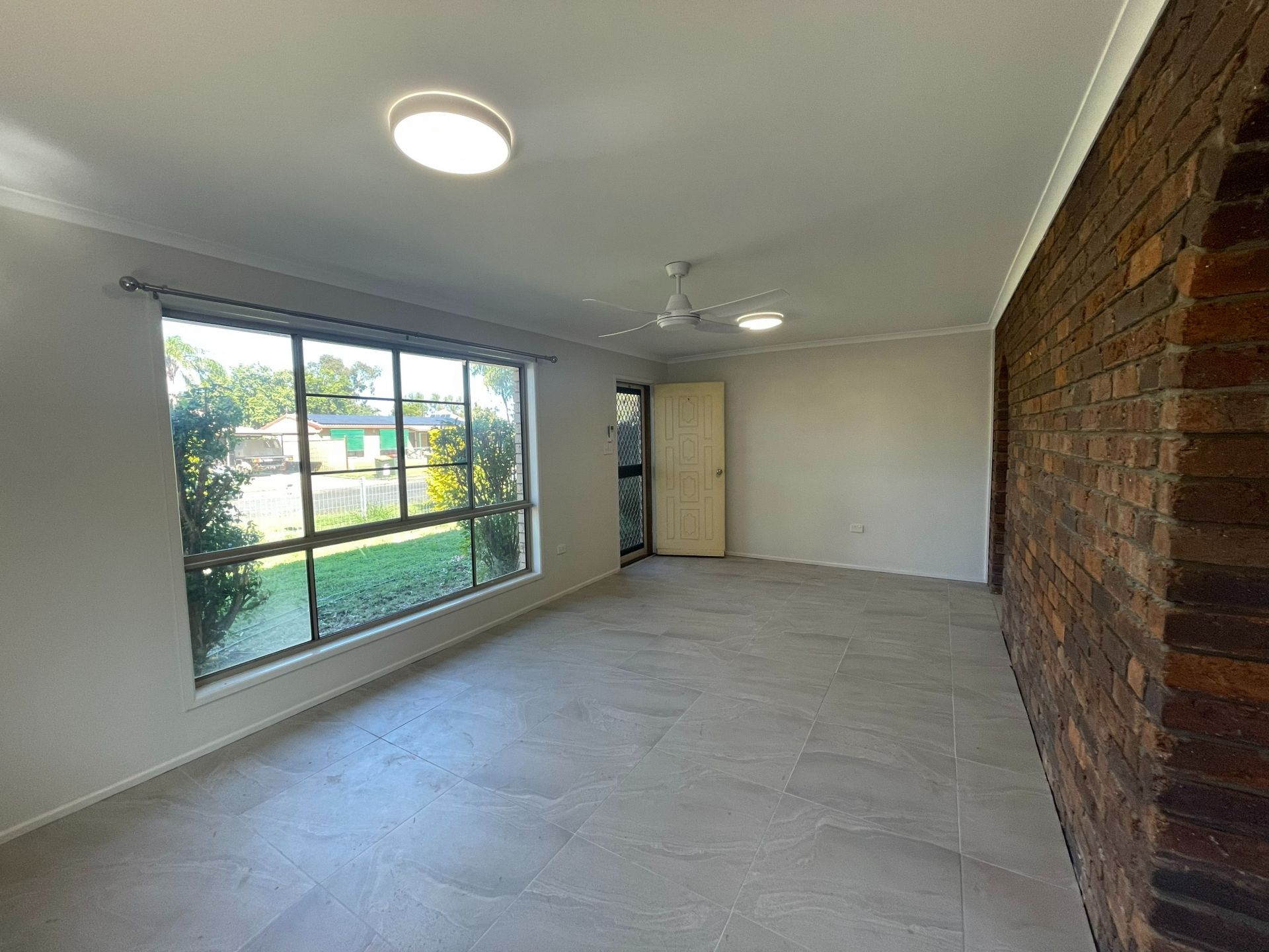 8 Wilby Pl, Emerald QLD 4720 - Thumbnail 2