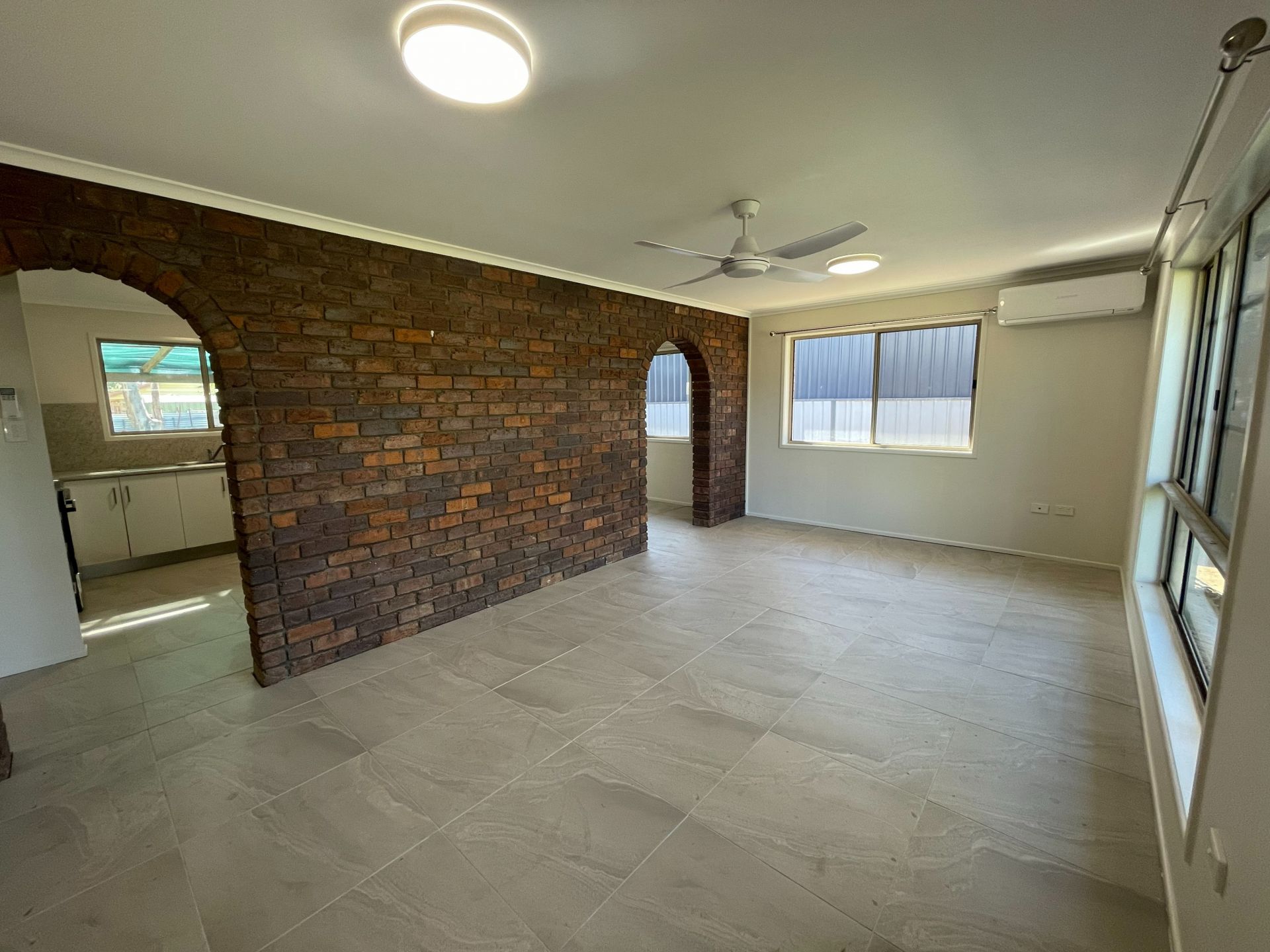 8 Wilby Pl, Emerald QLD 4720 - Thumbnail 4