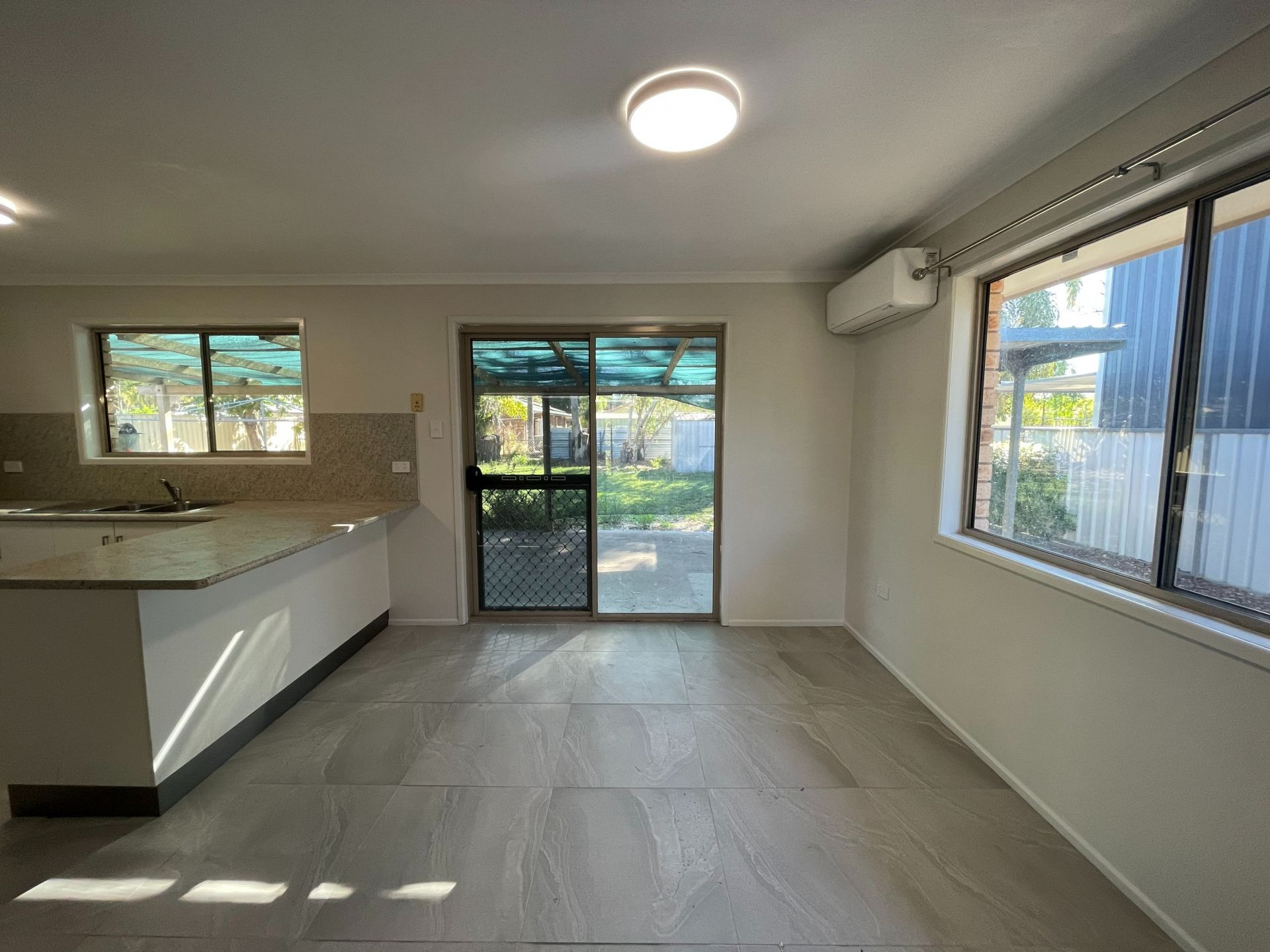 8 Wilby Pl, Emerald QLD 4720 - Thumbnail 5
