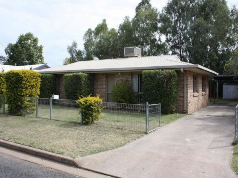 8 Wilby Pl, Emerald QLD 4720
