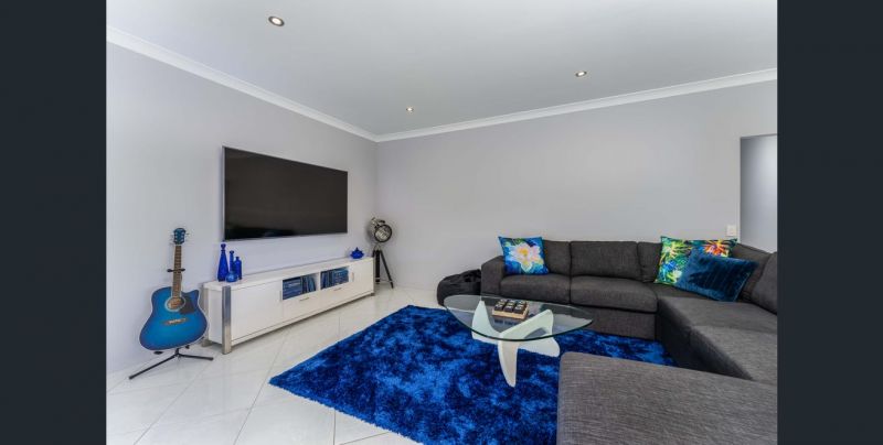 19 Huntley St, Capella QLD 4723 - Thumbnail 2