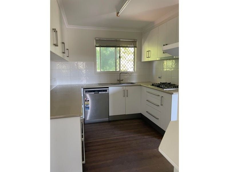 26 Old Airport Dr, Emerald QLD 4720 - Thumbnail 7