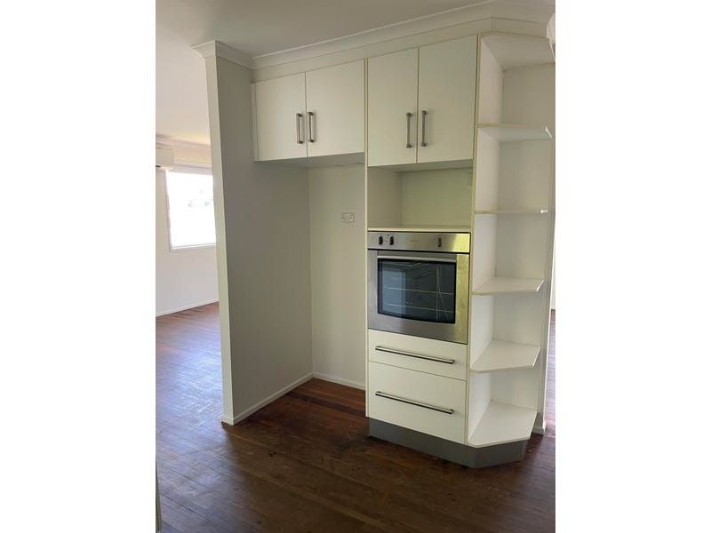 26 Old Airport Dr, Emerald QLD 4720 - Thumbnail 8