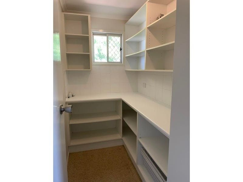 26 Old Airport Dr, Emerald QLD 4720 - Thumbnail 9