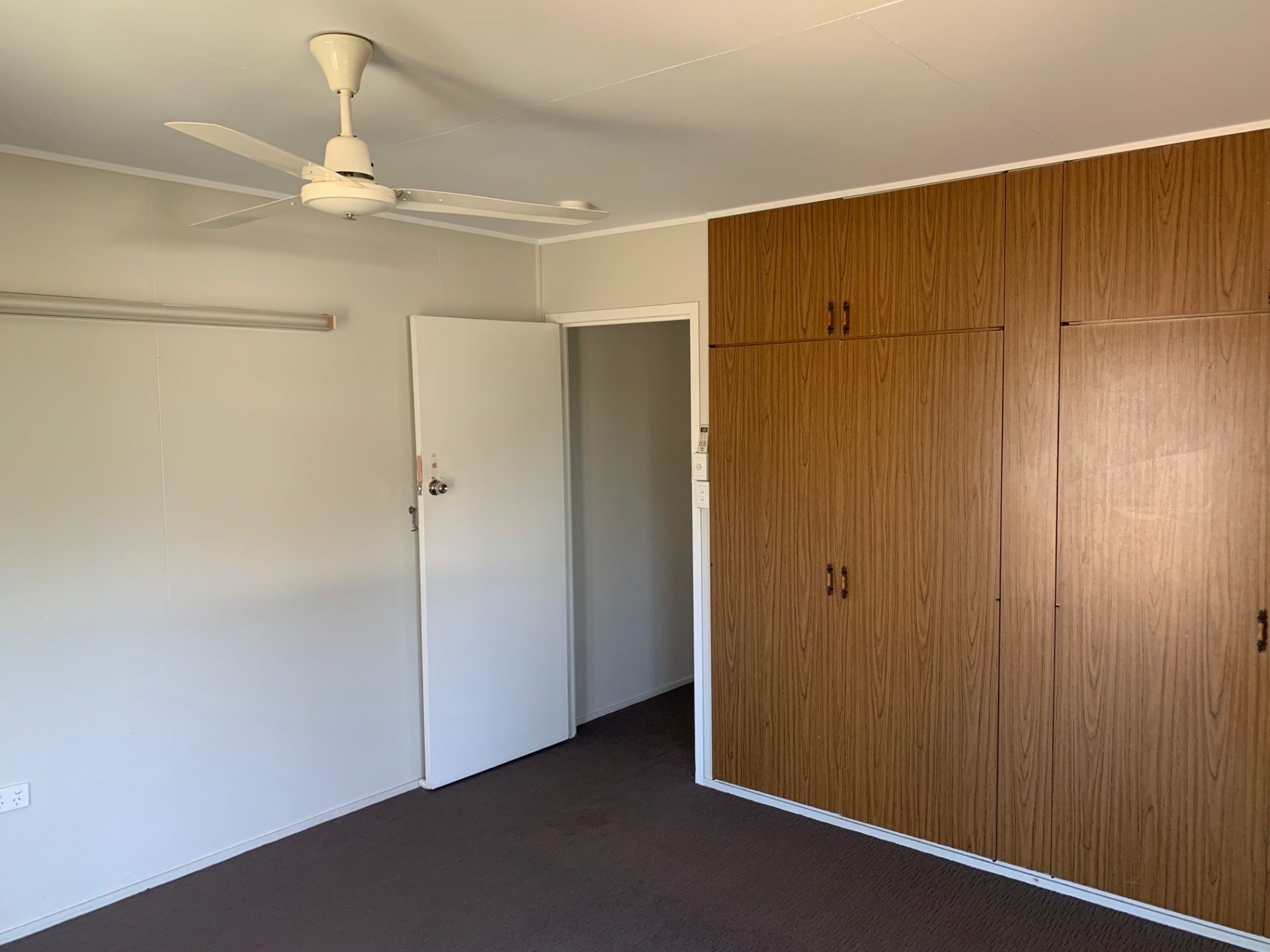 93 Anakie St, Emerald QLD 4720 - Thumbnail 9