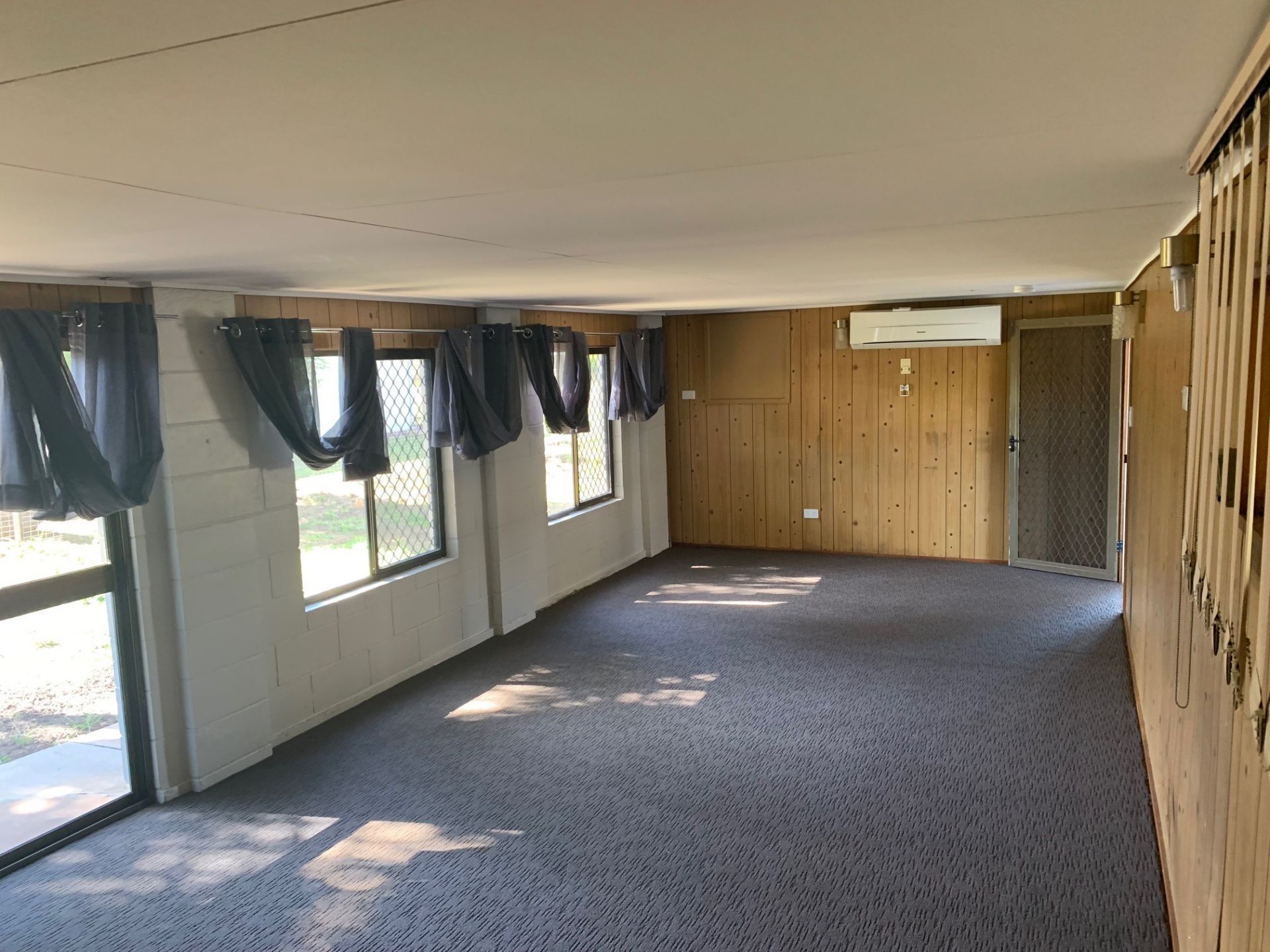 93 Anakie St, Emerald QLD 4720 - Thumbnail 17