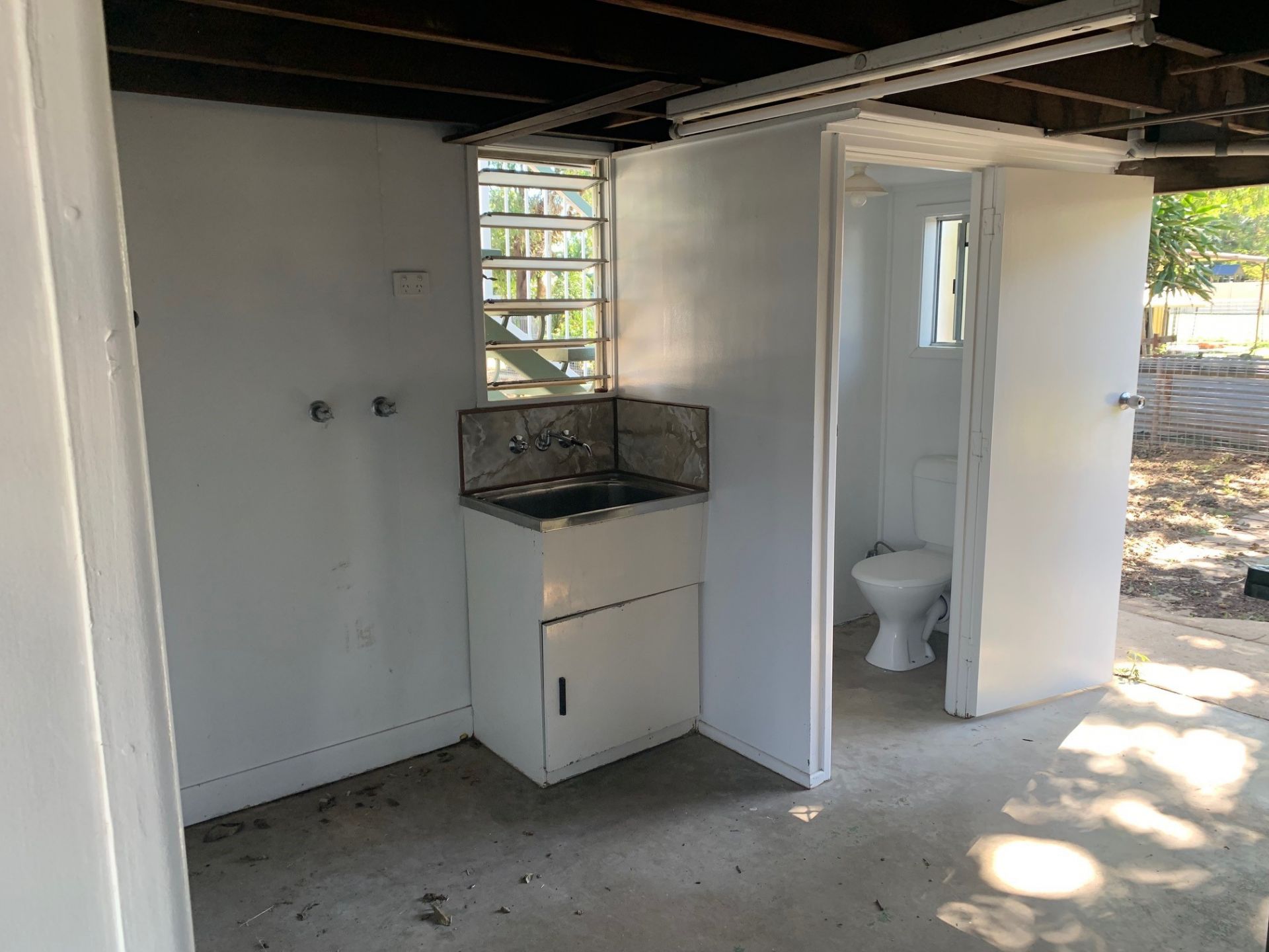 93 Anakie St, Emerald QLD 4720 - Thumbnail 18