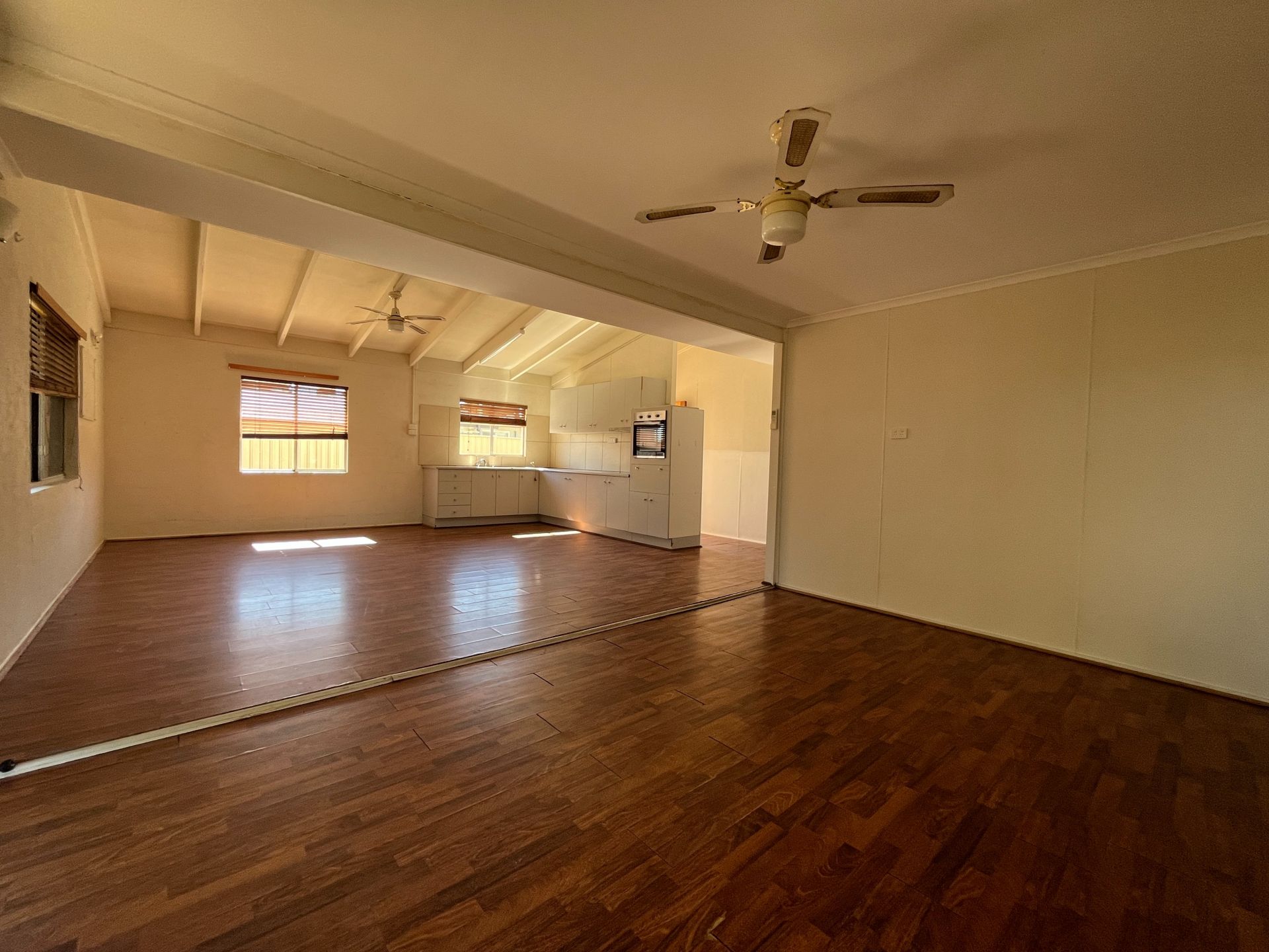 14 Moody St, Emerald QLD 4720 - Thumbnail 4