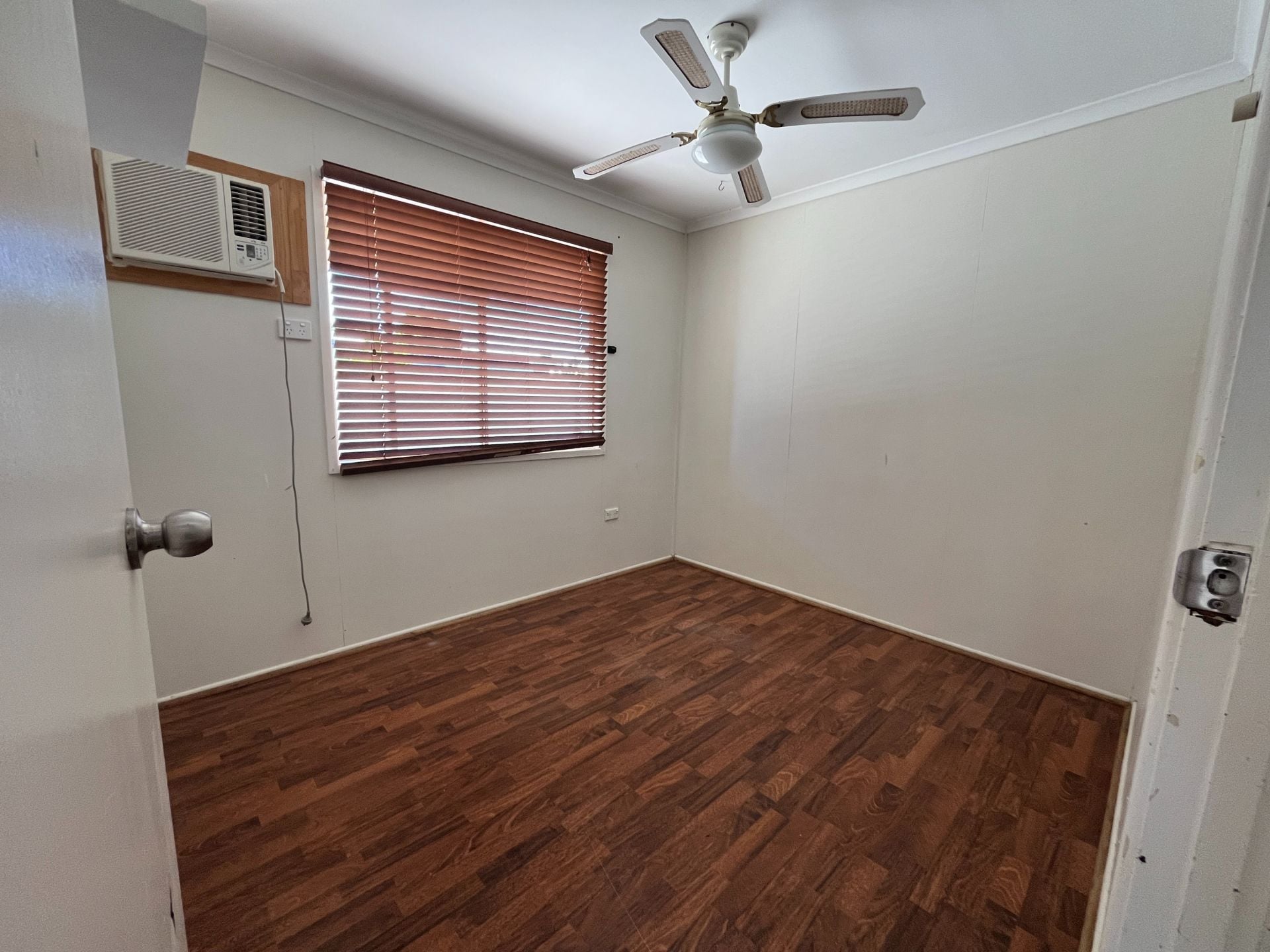 14 Moody St, Emerald QLD 4720 - Thumbnail 8