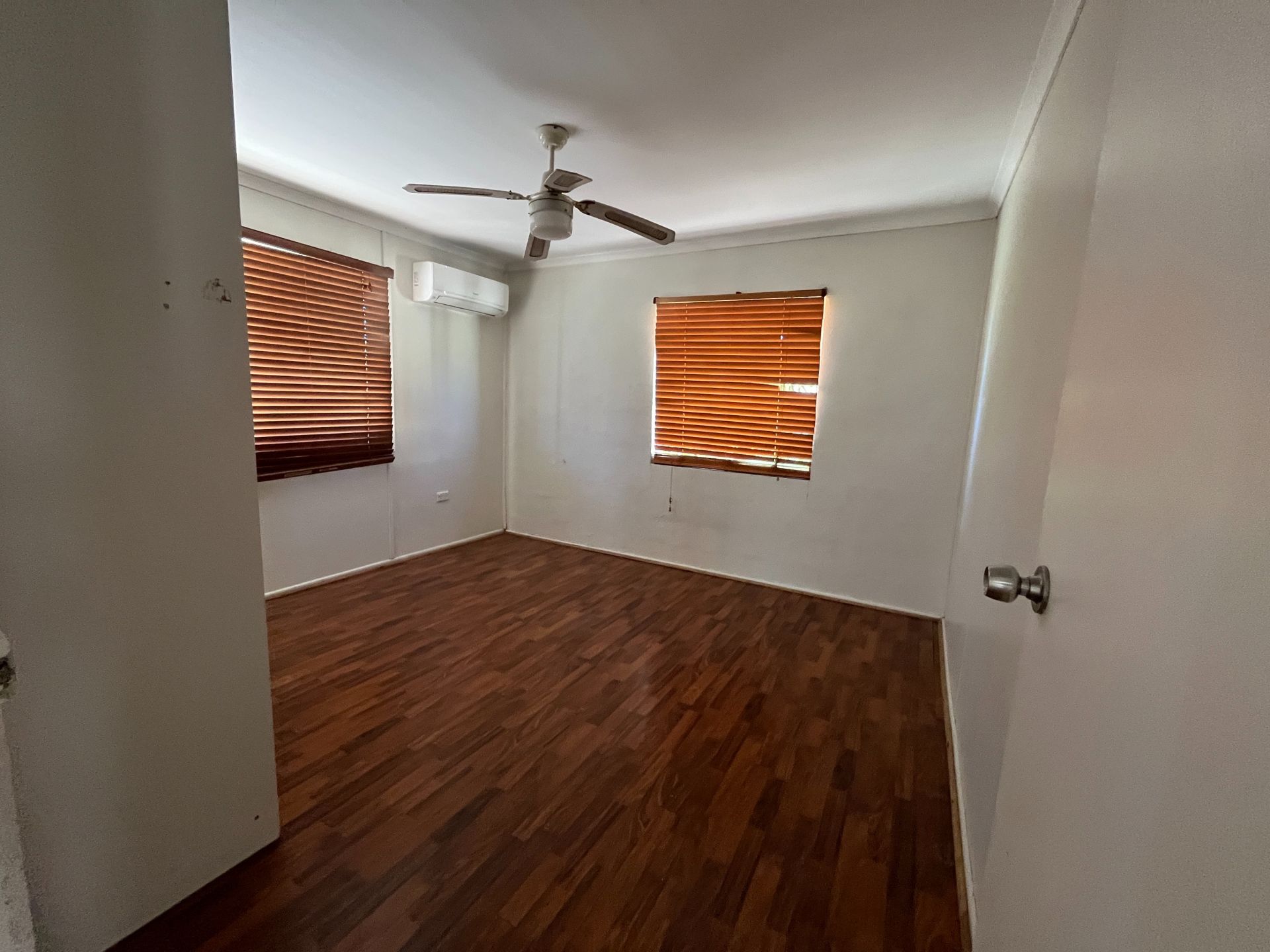 14 Moody St, Emerald QLD 4720 - Thumbnail 9