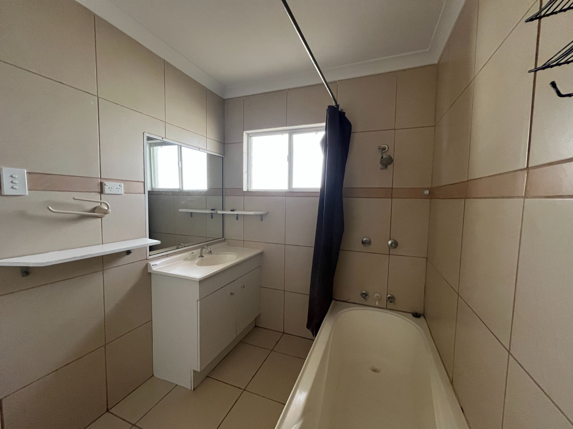 14 Moody St, Emerald QLD 4720 - Thumbnail 13