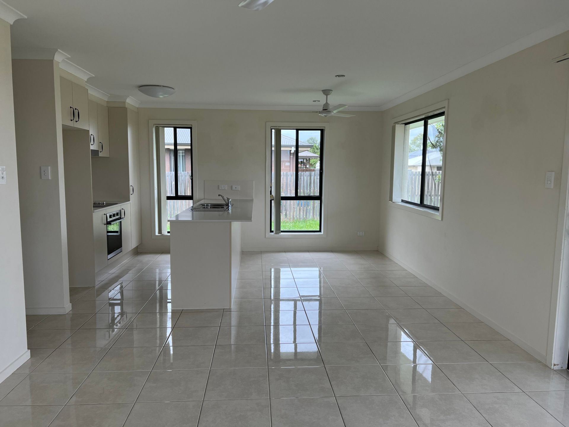 14 Jade St, Emerald QLD 4720 - Thumbnail 3