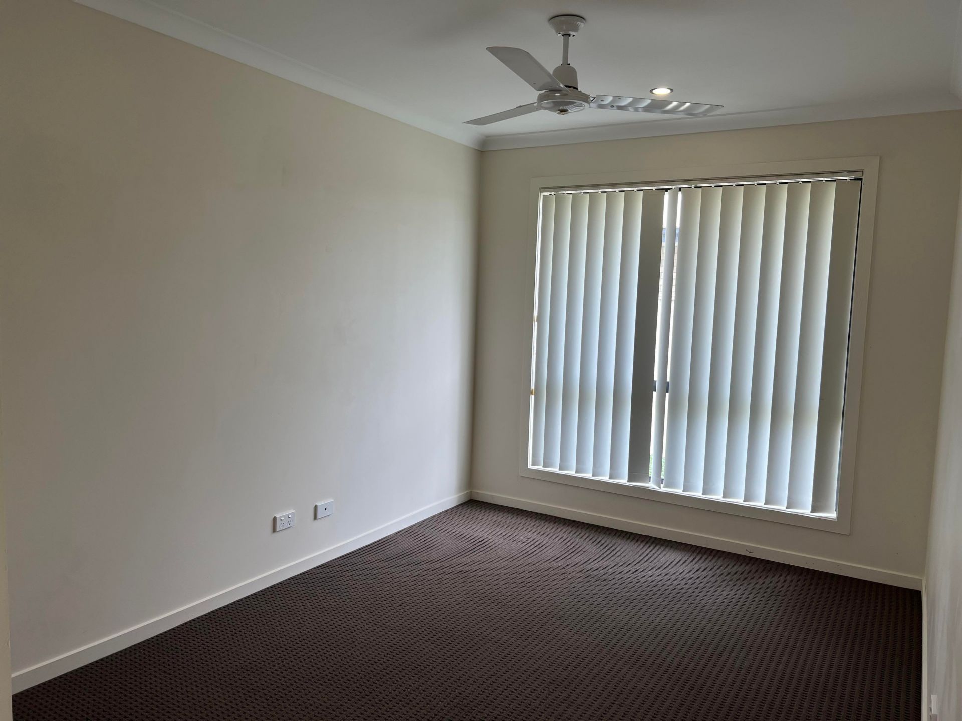 14 Jade St, Emerald QLD 4720 - Thumbnail 8