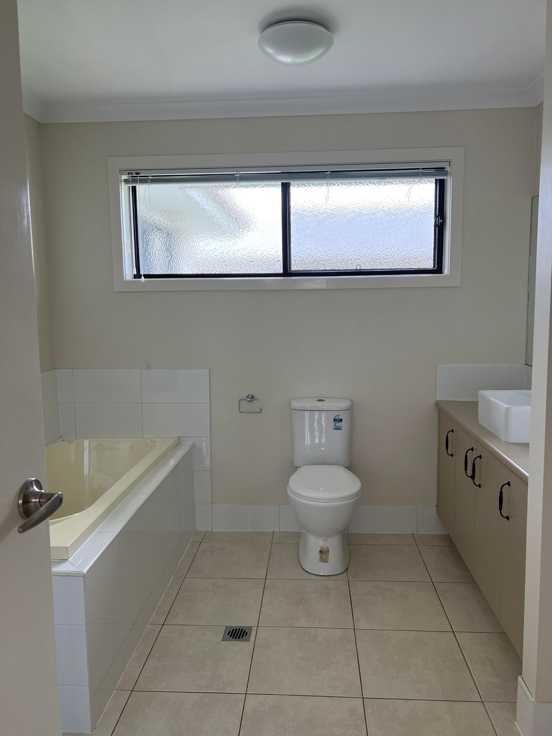 14 Jade St, Emerald QLD 4720 - Thumbnail 18