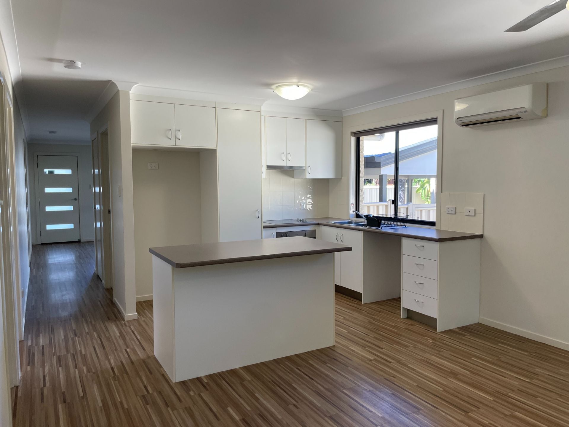 105A Anakie St, Emerald QLD 4720 - Thumbnail 3