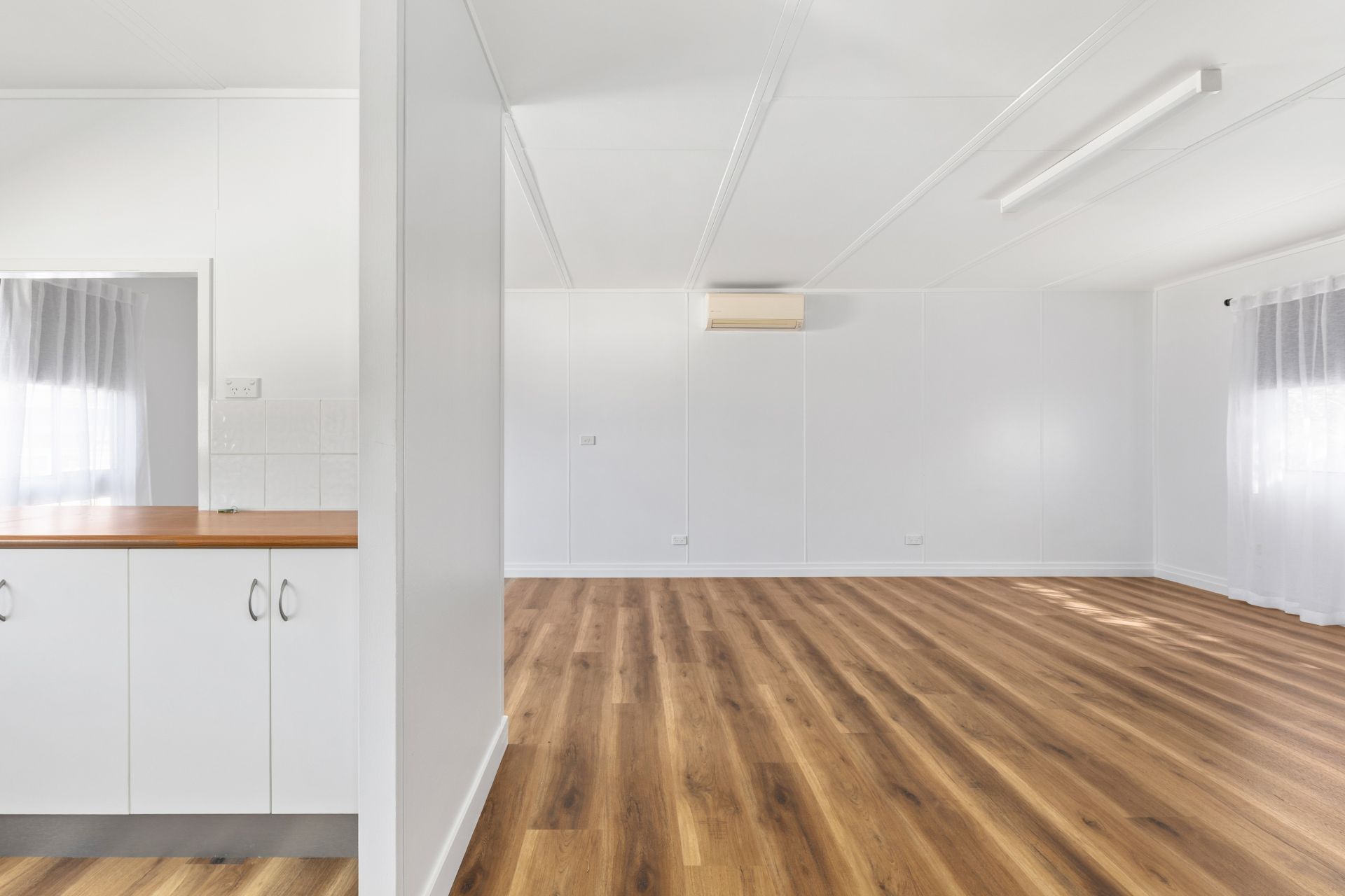 Unit 1a / 1 Edwards Pl, Emerald QLD 4720 - Thumbnail 4