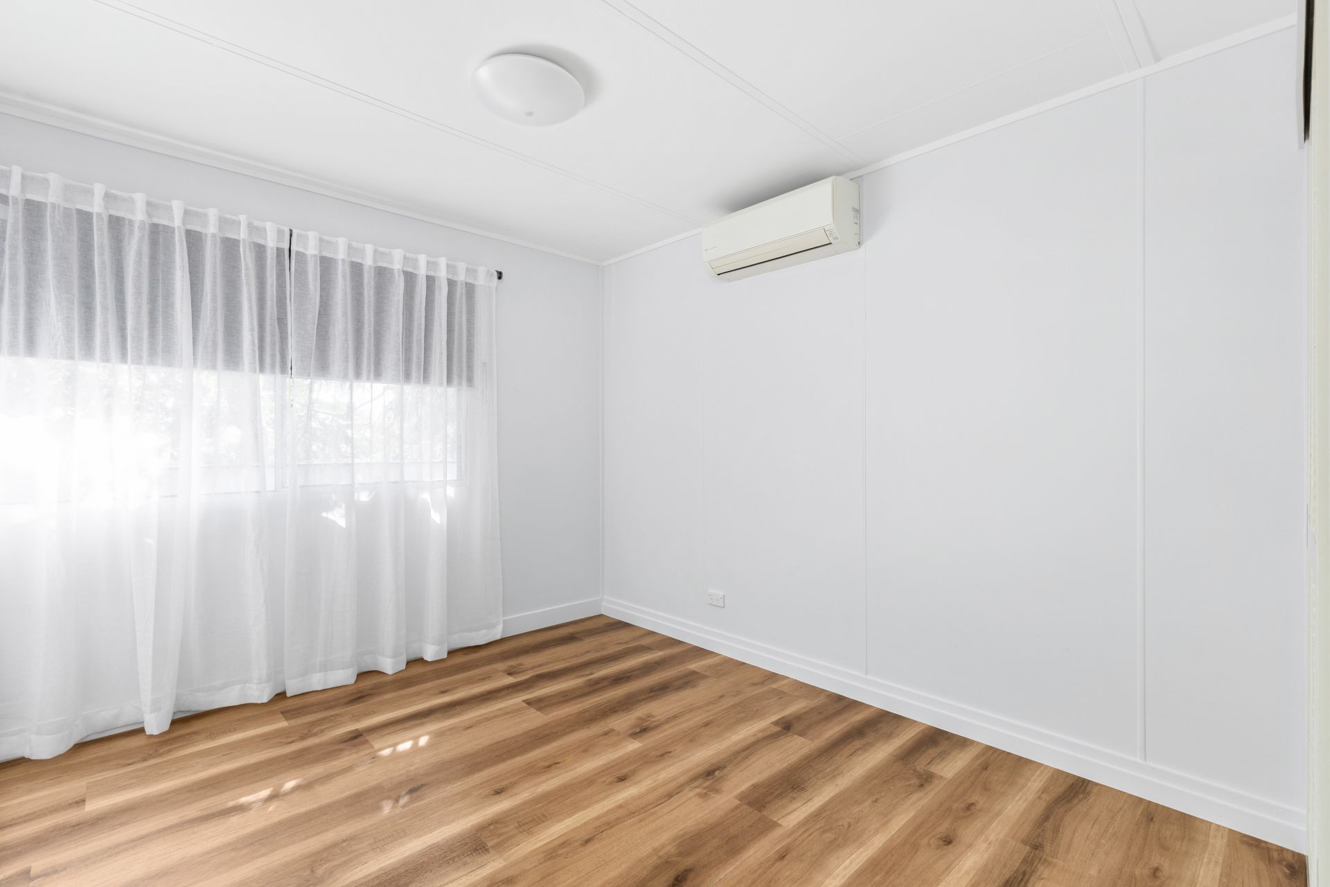 Unit 1a / 1 Edwards Pl, Emerald QLD 4720 - Thumbnail 10