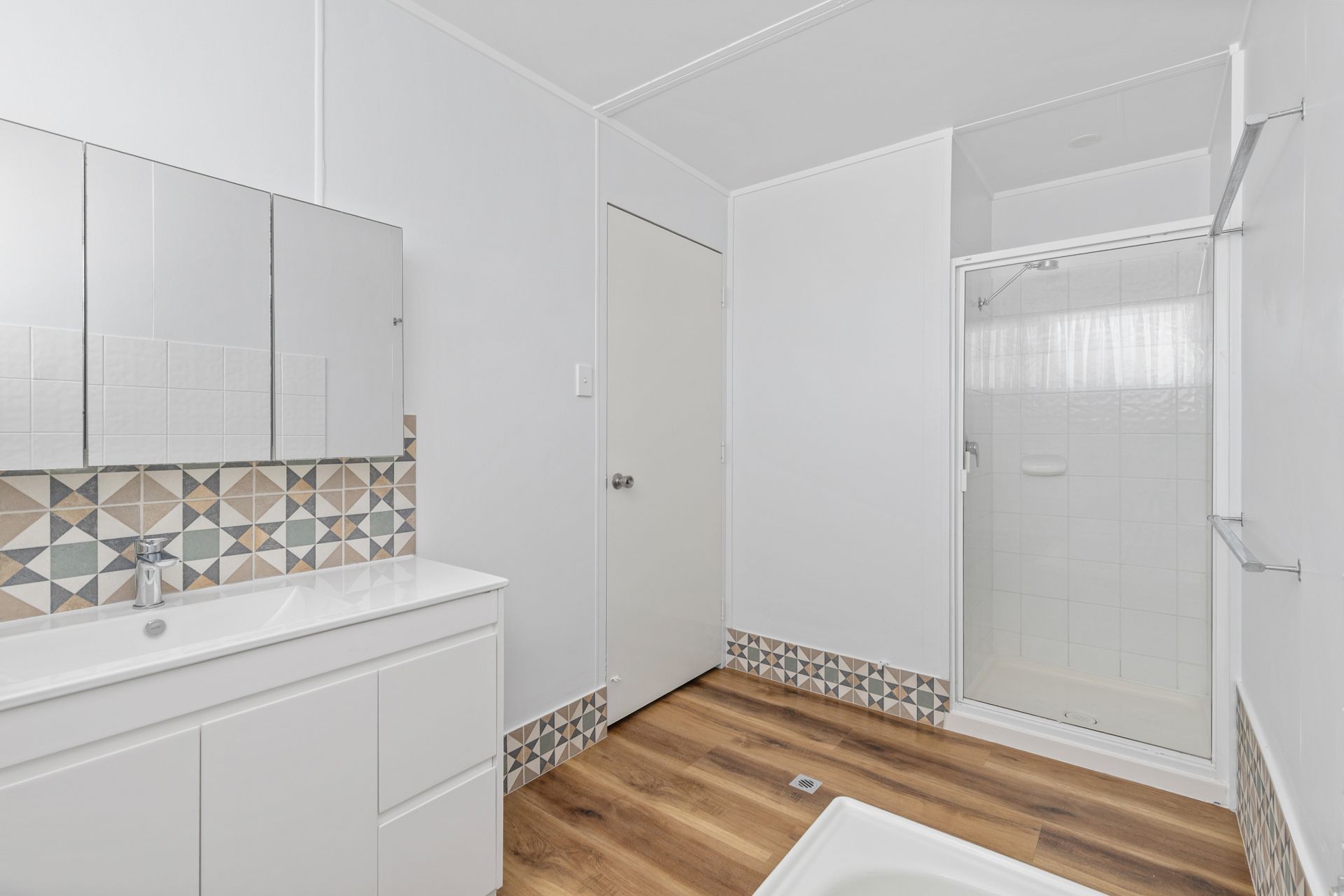 Unit 1a / 1 Edwards Pl, Emerald QLD 4720 - Thumbnail 13