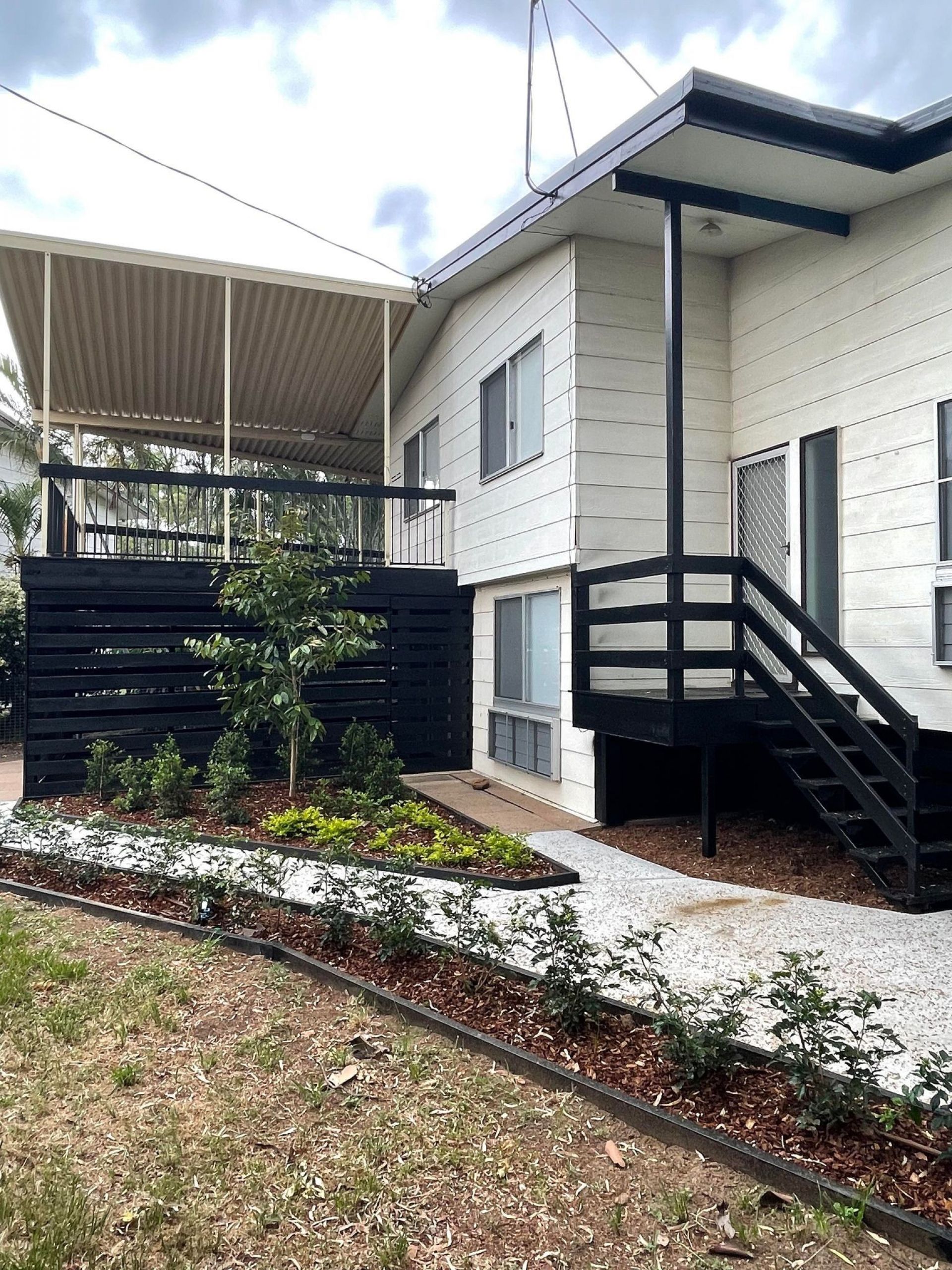 2 Pryor Pl, Emerald QLD 4720 - Thumbnail 2