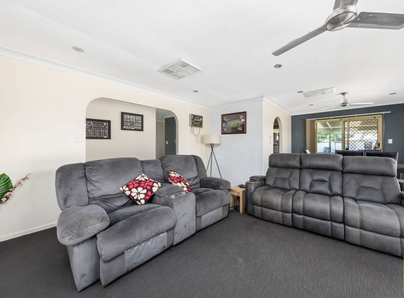 11 Louisa Ct, Emerald QLD 4720 - Thumbnail 3