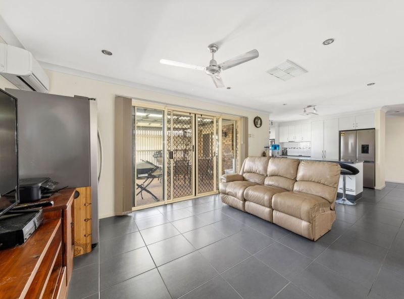 11 Louisa Ct, Emerald QLD 4720 - Thumbnail 9