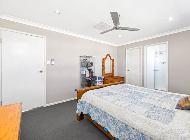 11 Louisa Ct, Emerald QLD 4720 - Thumbnail 11