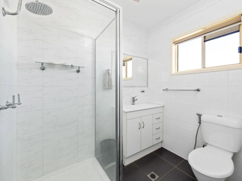11 Louisa Ct, Emerald QLD 4720 - Thumbnail 12