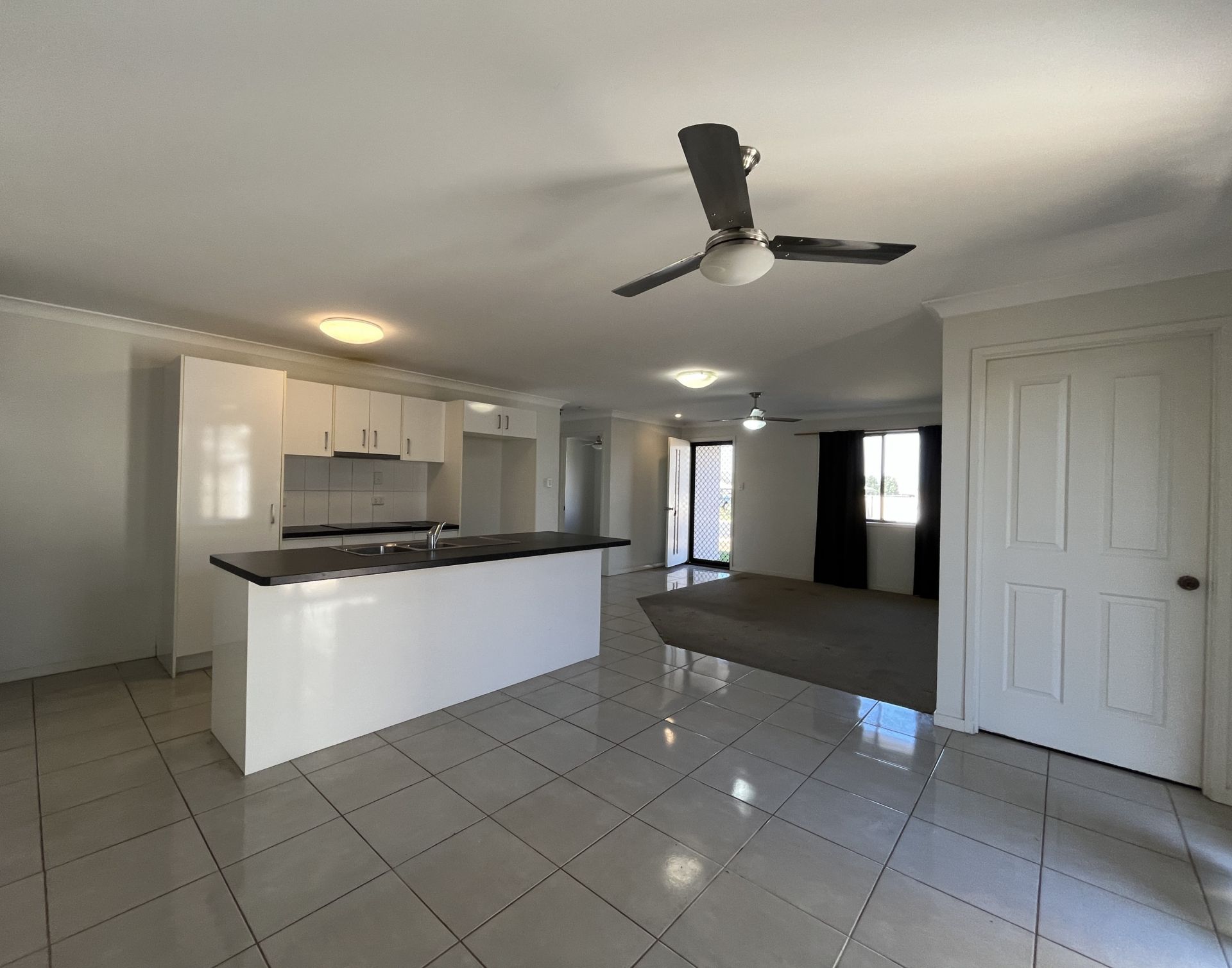 1 Newman Dr, Emerald QLD 4720 - Thumbnail 3