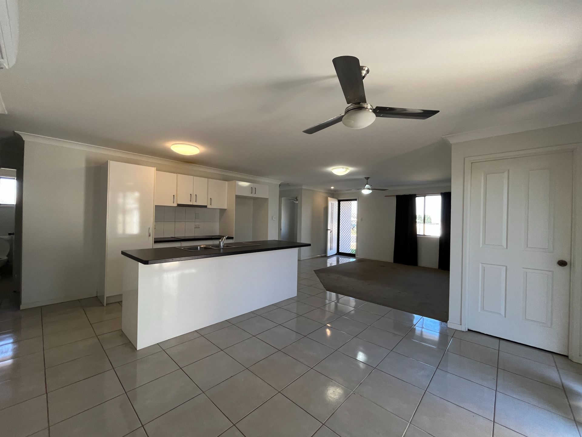 1 Newman Dr, Emerald QLD 4720 - Thumbnail 4