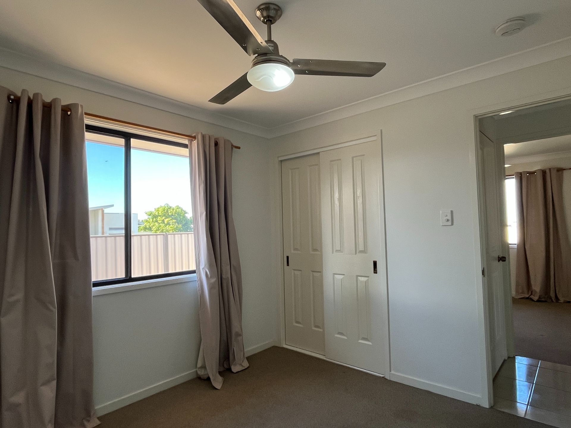 1 Newman Dr, Emerald QLD 4720 - Thumbnail 9