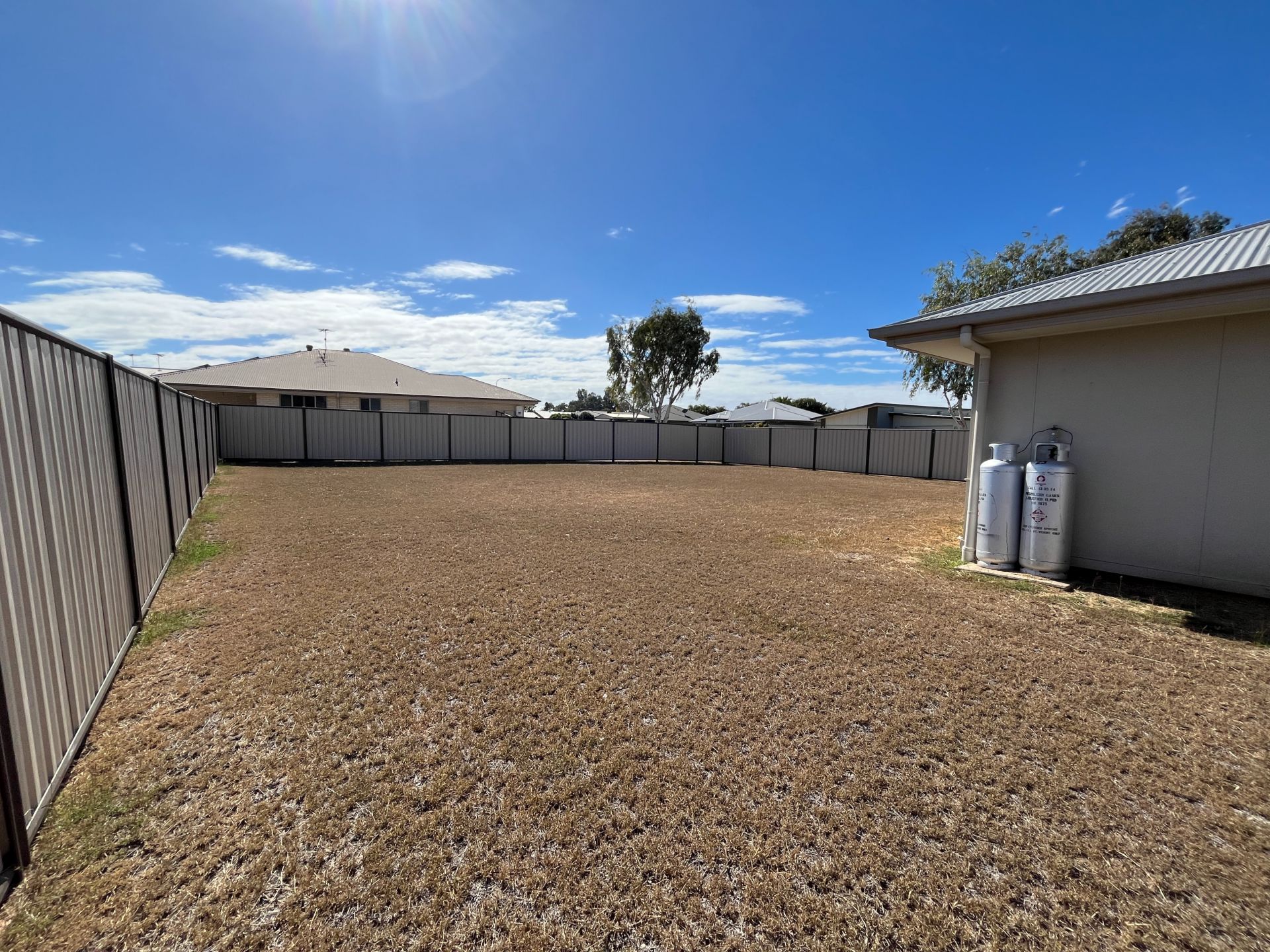 1 Newman Dr, Emerald QLD 4720 - Thumbnail 13