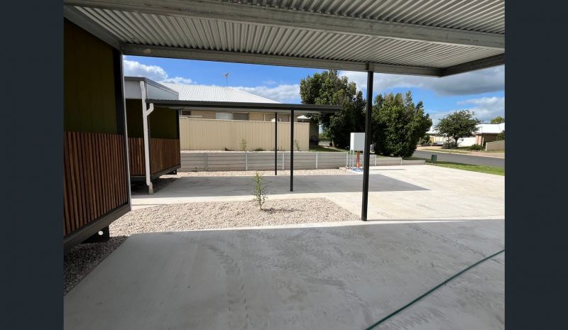 Unit 1 / 2 Hillcrest St, Emerald QLD 4720 - Thumbnail 3