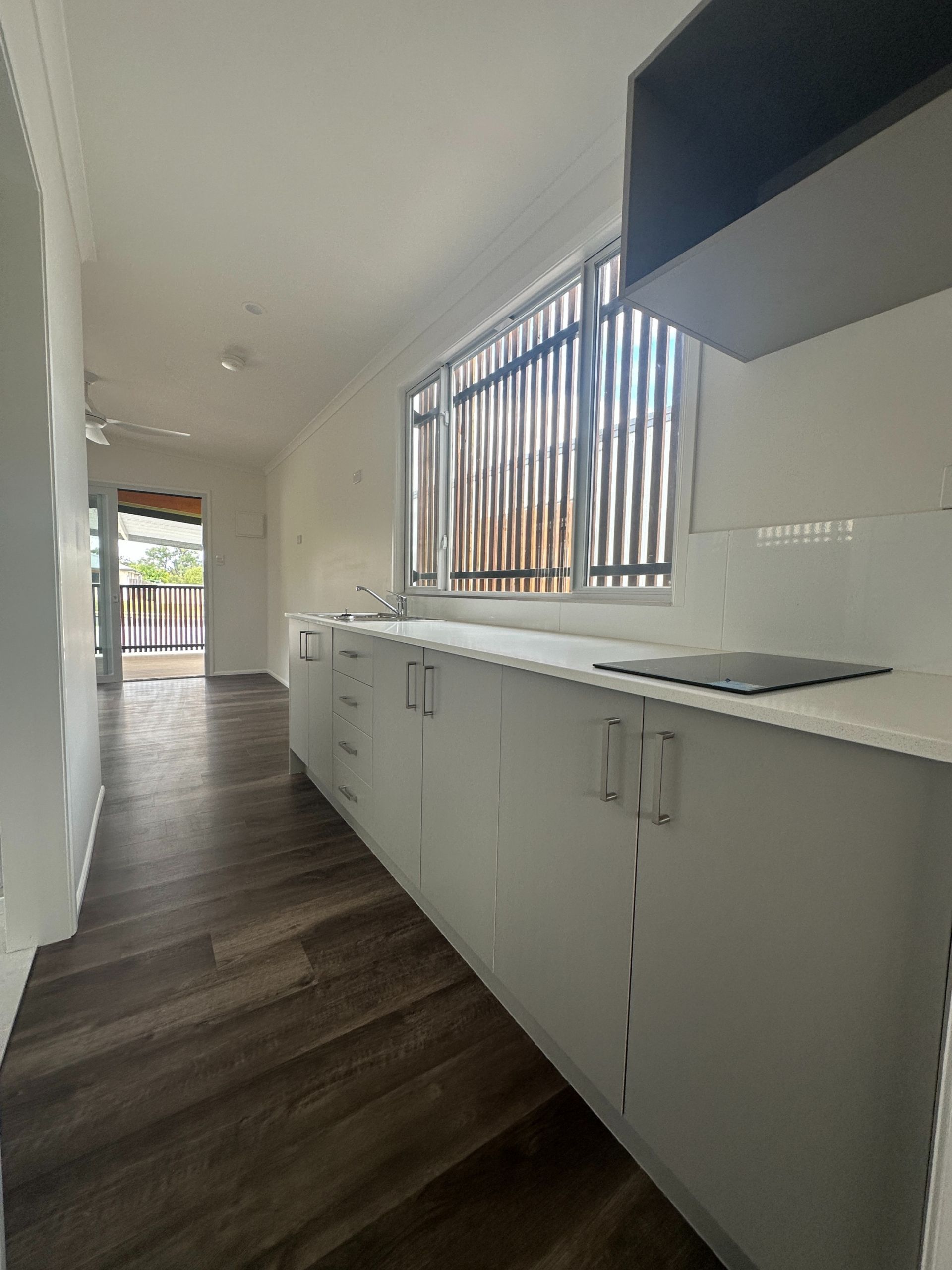 Unit 1 / 2 Hillcrest St, Emerald QLD 4720 - Thumbnail 7