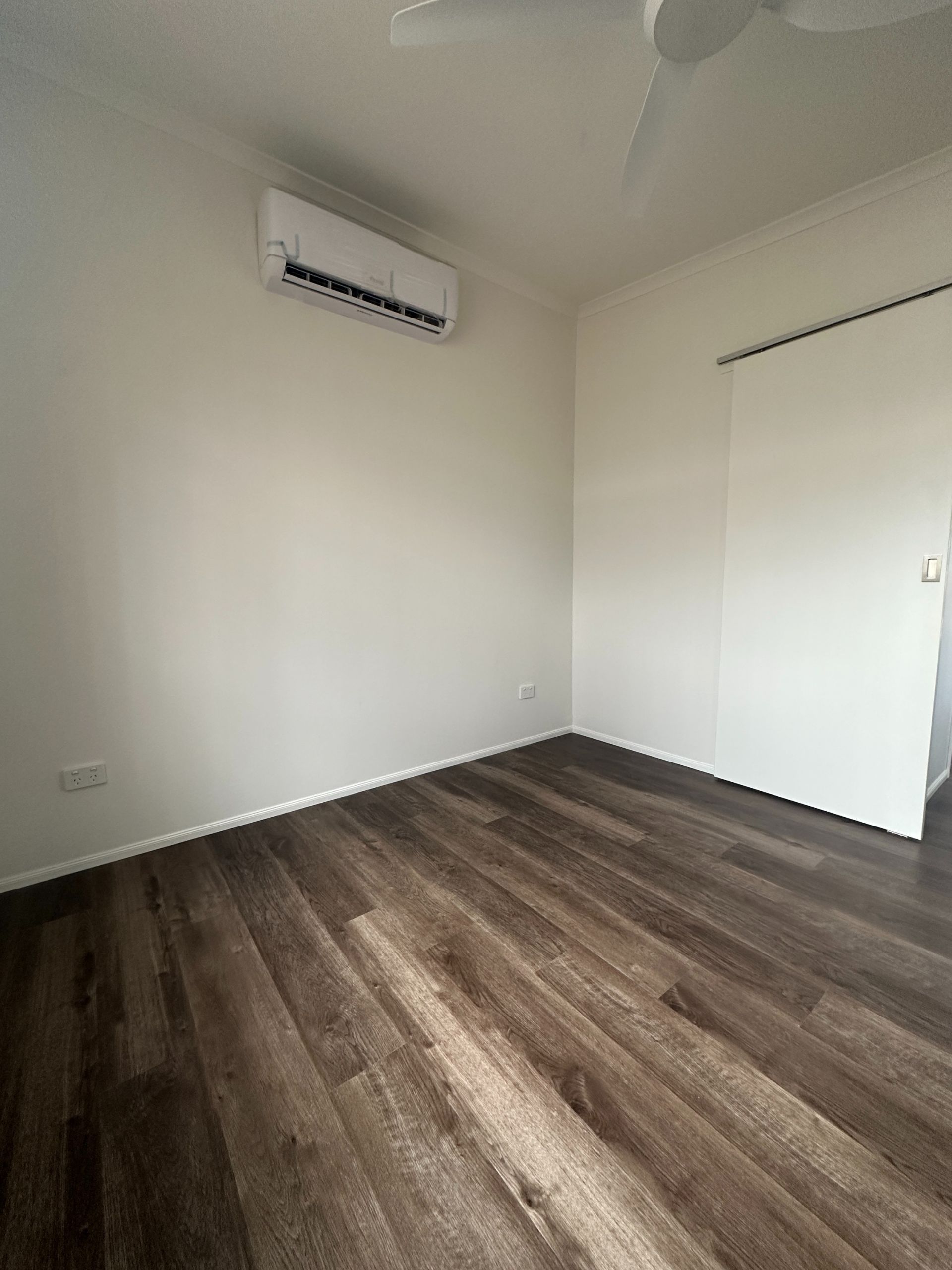 Unit 1 / 2 Hillcrest St, Emerald QLD 4720 - Thumbnail 11