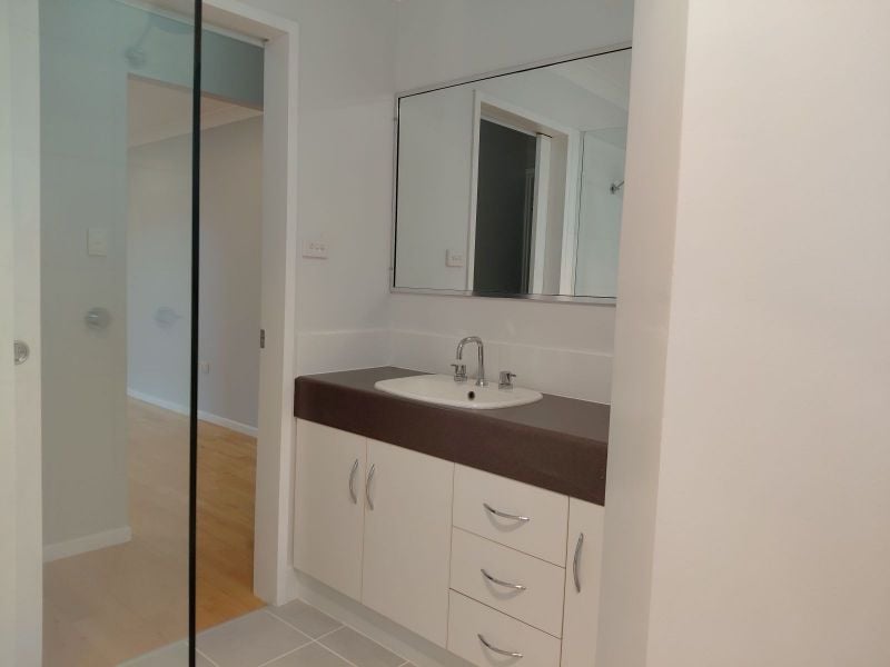 7 Park Av, Emerald QLD 4720 - Thumbnail 12