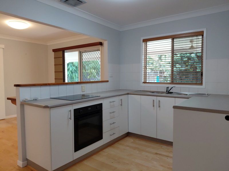 7 Park Av, Emerald QLD 4720 - Thumbnail 5