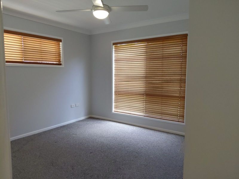 7 Park Av, Emerald QLD 4720 - Thumbnail 9