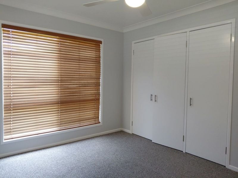 7 Park Av, Emerald QLD 4720 - Thumbnail 10