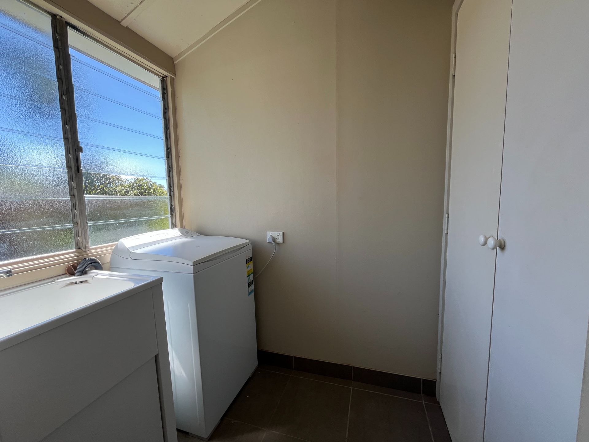 65 Retro St, Emerald QLD 4720 - Thumbnail 17
