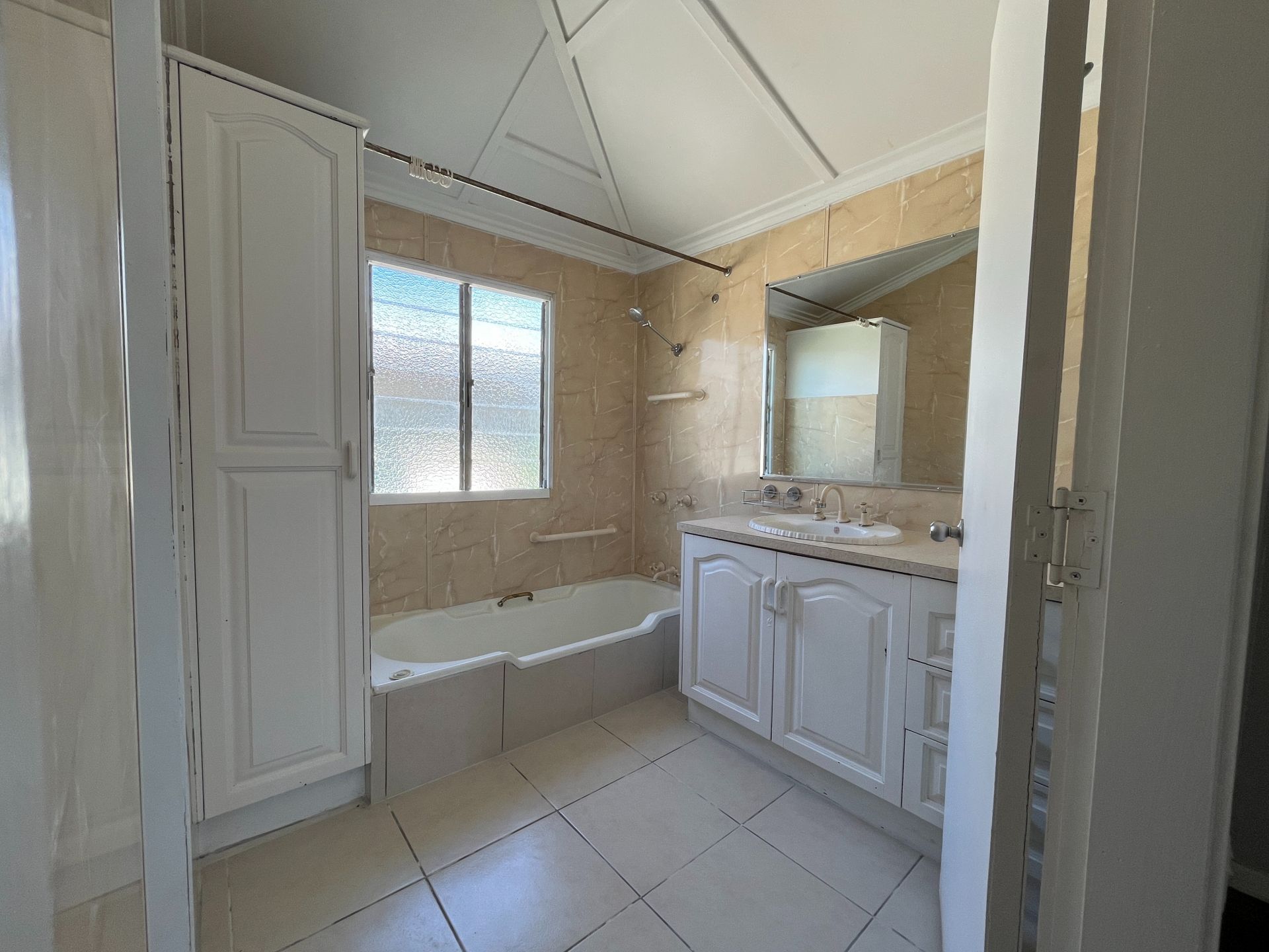 65 Retro St, Emerald QLD 4720 - Thumbnail 22