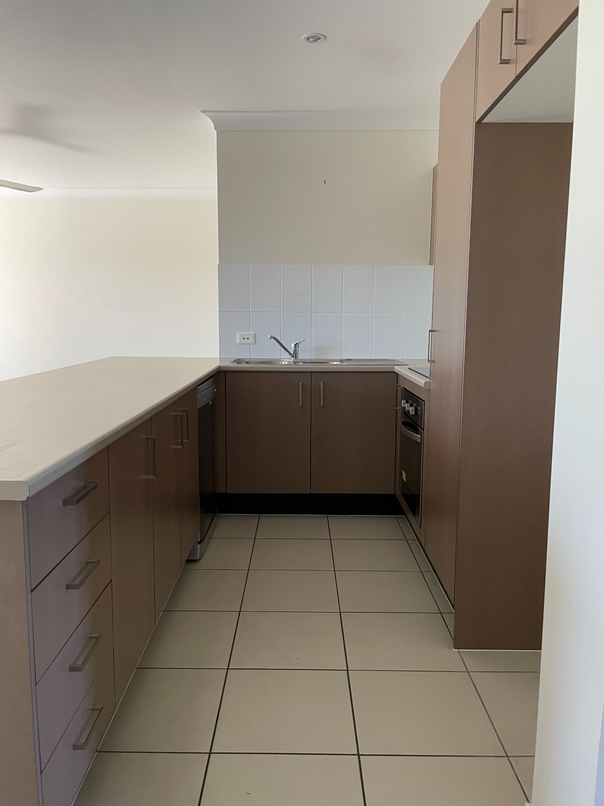 Unit 2 / 6 Sullivan St, Emerald QLD 4720 - Thumbnail 5