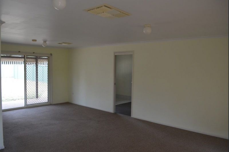 33 Jacqueline Dr, Emerald QLD 4720 - Thumbnail 3