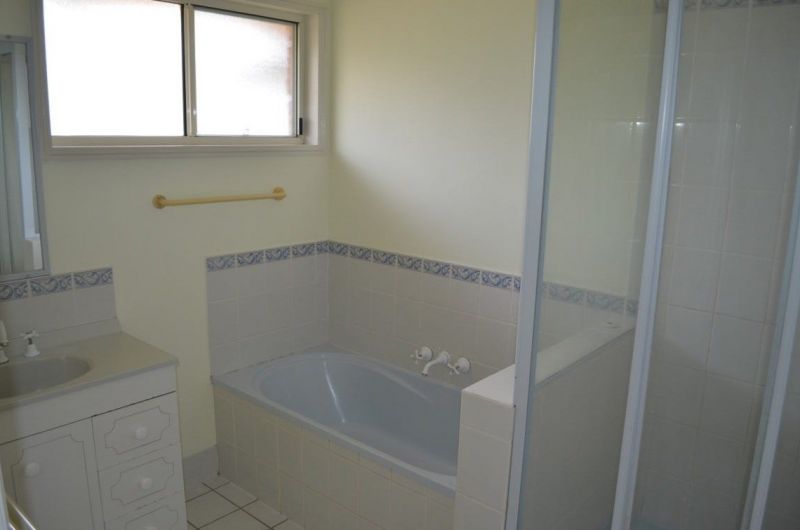 33 Jacqueline Dr, Emerald QLD 4720 - Thumbnail 11