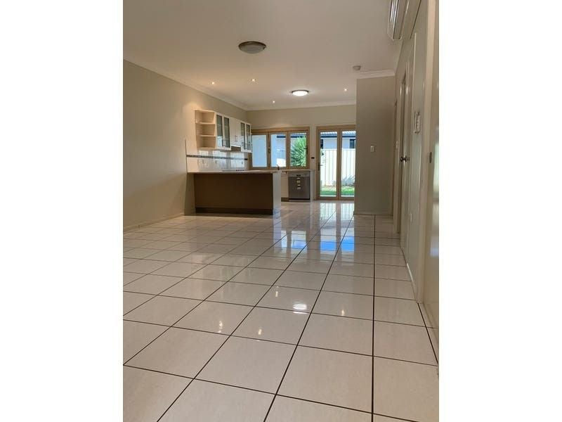 Unit 3 / 17 Mooney Cr, Emerald QLD 4720 - Thumbnail 5
