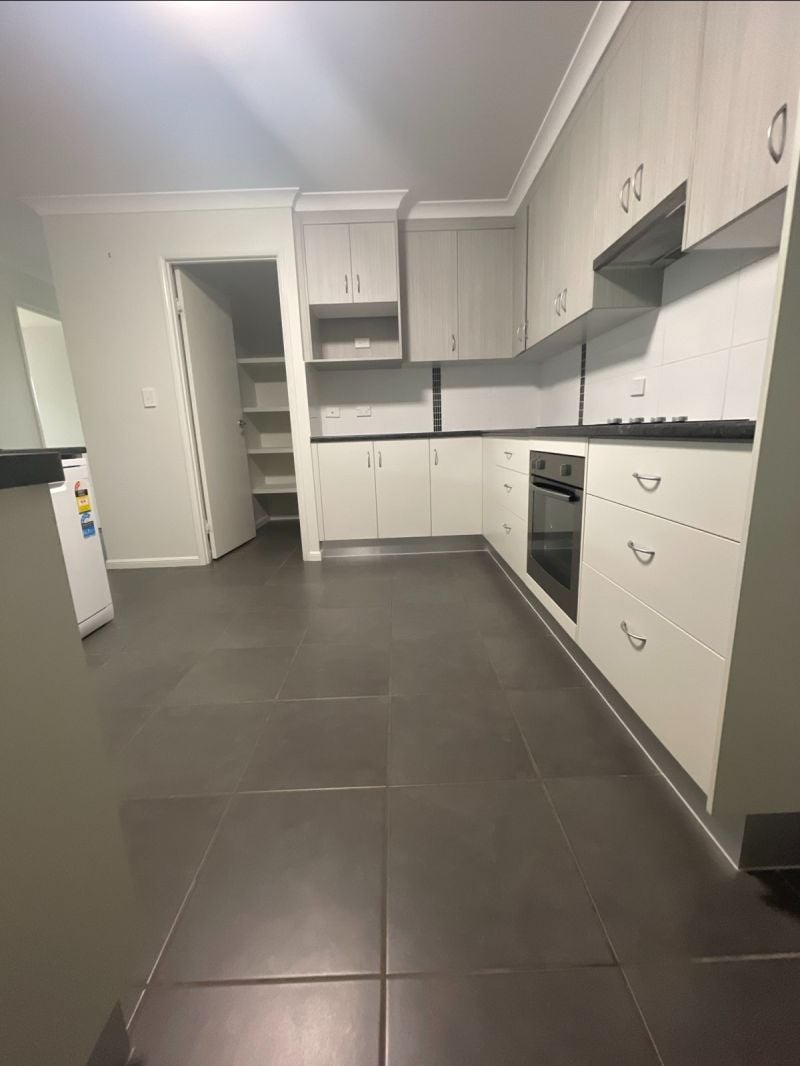 Unit 2 / 54 Lakeside Dr, Emerald QLD 4720 - Thumbnail 7