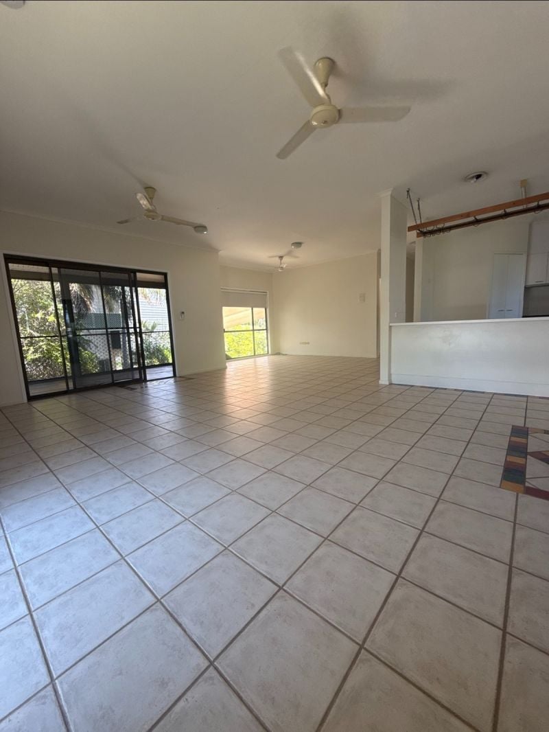 7 Andrew Pl, Emerald QLD 4720 - Thumbnail 5