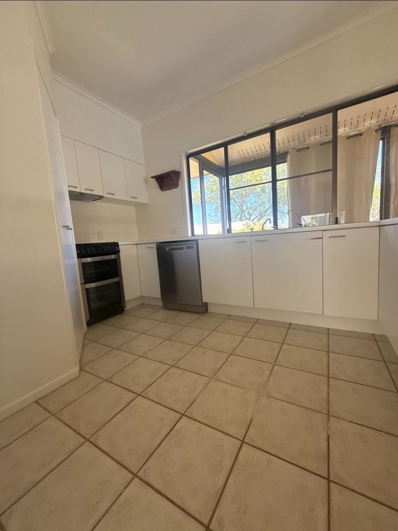 7 Andrew Pl, Emerald QLD 4720 - Thumbnail 6
