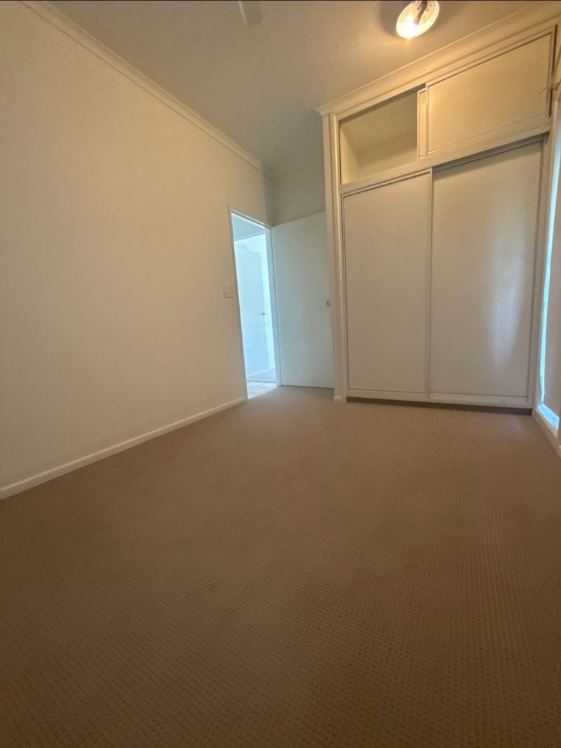 7 Andrew Pl, Emerald QLD 4720 - Thumbnail 8