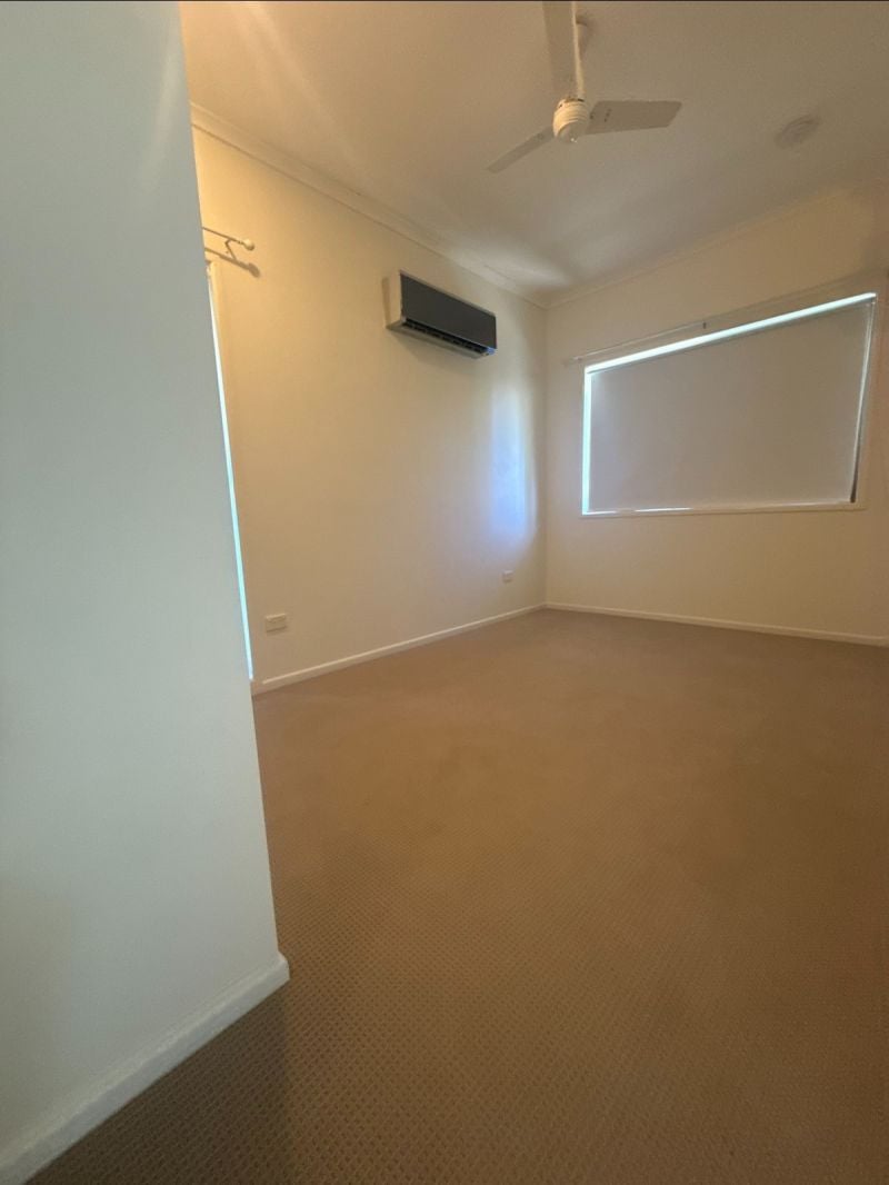 7 Andrew Pl, Emerald QLD 4720 - Thumbnail 11