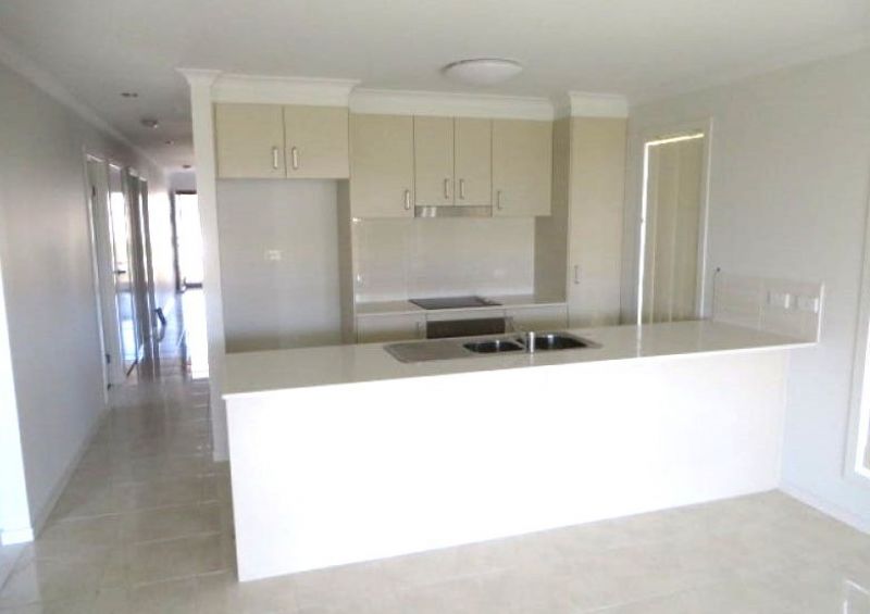 5 Jade St, Emerald QLD 4720 - Thumbnail 4